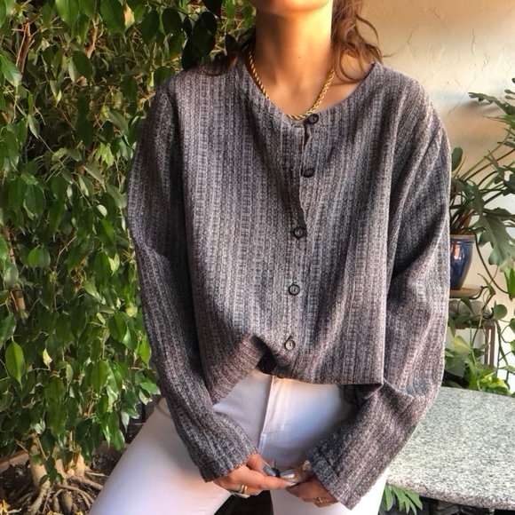 SOLD | Hot Cotton Boxy Linen Button Up - Picture 2 of 10